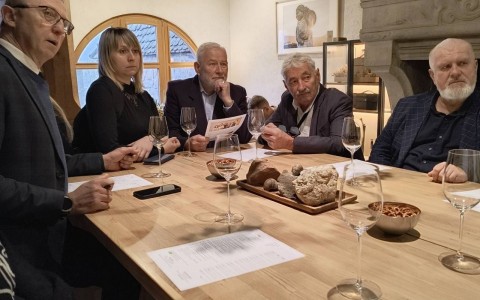 Schowek_12-19-2025_07